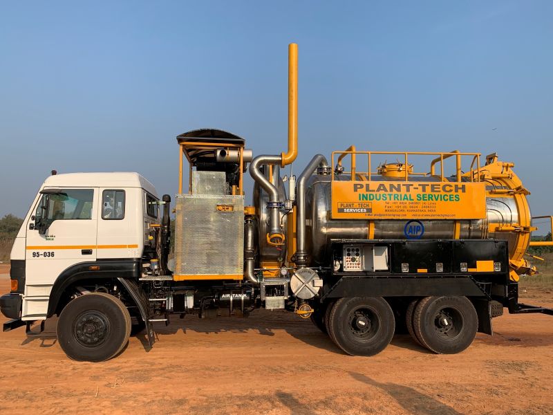service-super-sucker-vacuum-trucks